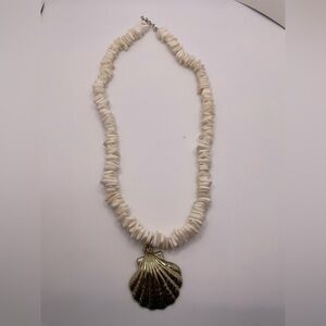 Vintage Shell Chip Necklace w Gold Tone Scallop Shell Pendant 17”
